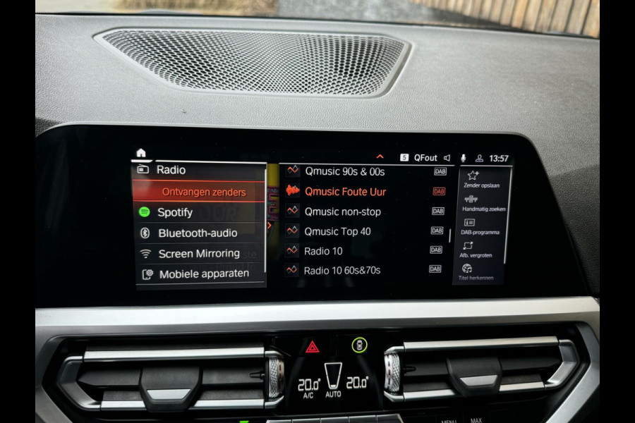 BMW 3 Serie Touring 318i Executive Automaat | Half-leer | LED koplampen | Navigatiesysteem | Apple CarPlay | Climate control | Sport Line |