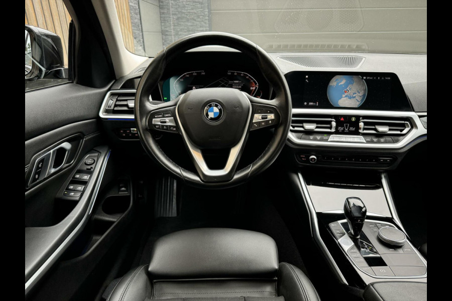 BMW 3 Serie Touring 318i Executive Automaat | Half-leer | LED koplampen | Navigatiesysteem | Apple CarPlay | Climate control | Sport Line |