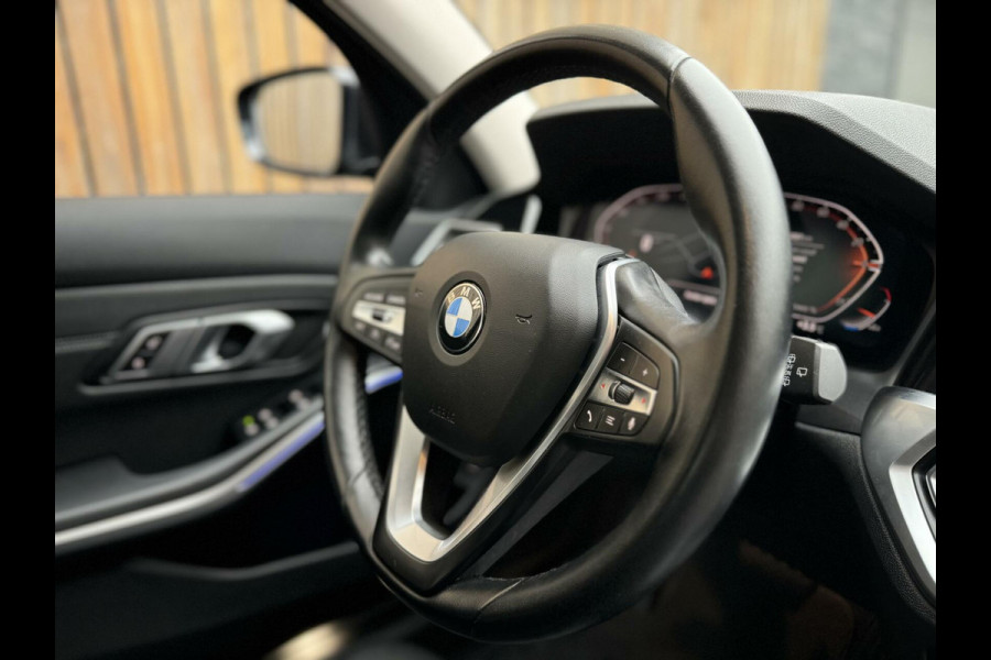 BMW 3 Serie Touring 318i Executive Automaat | Half-leer | LED koplampen | Navigatiesysteem | Apple CarPlay | Climate control | Sport Line |