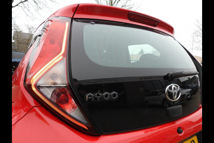 Toyota Aygo 1.0 VVT-i X-Fun AIRCO!