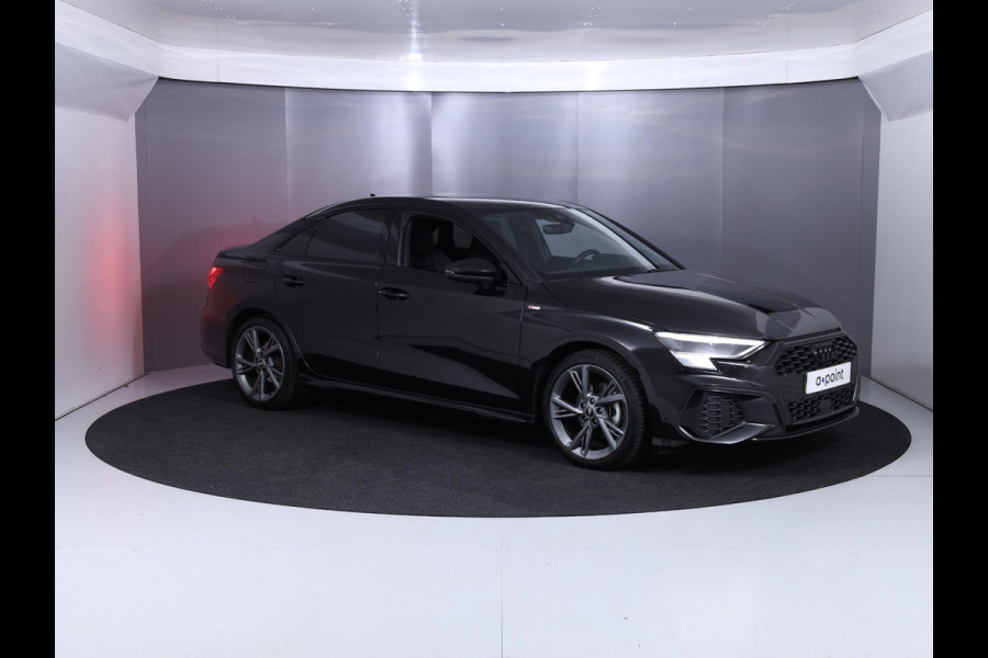 Audi A3 Limousine 30 TFSI S edition 110 pk S-tronic | Private lease vanaf € 629,- pm | Verlengde garantie | Navigatie | Parkeersensoren achter | Adaptieve cruise control | S-Line |