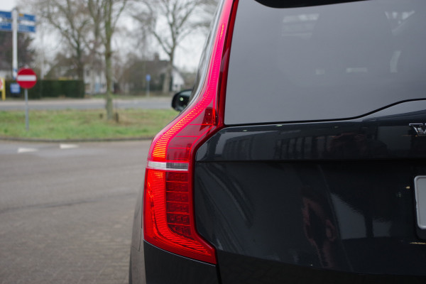 Volvo XC90 2.0 T8 390 PK Recharge AWD R-Design 7p. PHEV, Panoramadak, Luchtvering, 360 Camera, Harman/Kardon