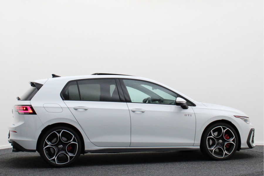 Volkswagen Golf 8.5 2.0 TSI DSG GTI IQ. LIGHT, DCC, ACC, 360° Camera, Panoramadak, Harman/Kardon, Keyless