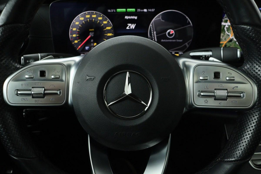 Mercedes-Benz E-Klasse 300de AMG Night | Panoramadak | Adaptive cruise | Burmester Sound | Stoelverwarming | Sfeerverlichting | Leder/Alcantara | Carplay | Widescreen