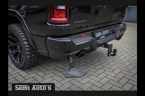 Dodge Ram PREMIUM | BOM VOL | HEAD UP + 14.4 INCH SCHERM | LUCHTVERING | 420PK 636 Nm | PRIJS MET LPG EN COVER EN GARANTIE | DUBBELE CABINE | PICK UP | 5 PERSOONS | DC | GRIJSKENTEKEN | VOORRAAD NR 2284 - 3855