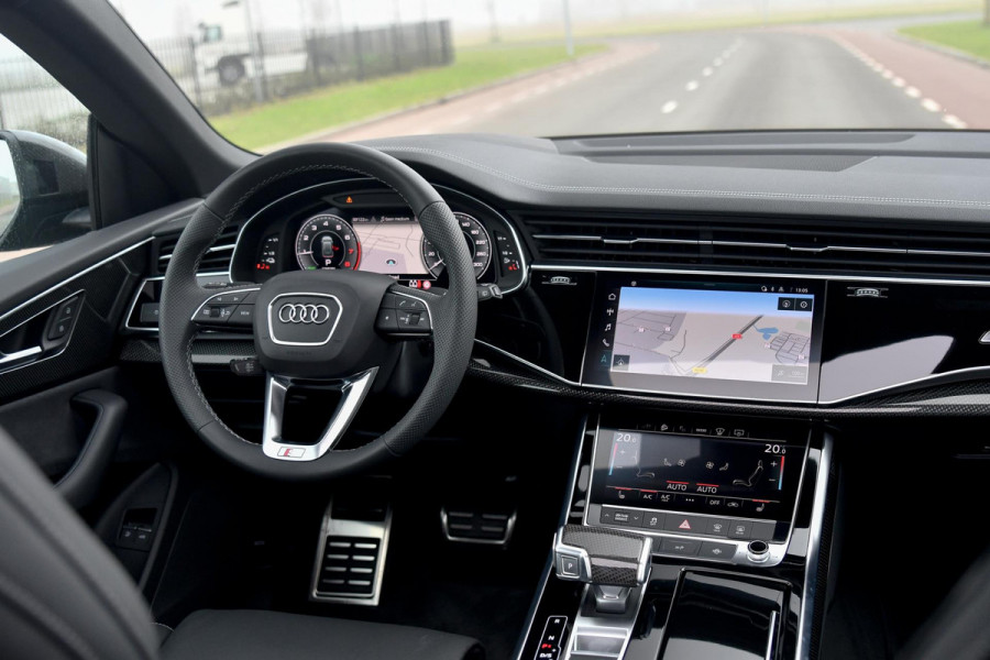 Audi Q8 60 TFSI e quattro Competition Plus S-Line. Carbon, Softcl, RS Seats, Pano, ACC, HUD, 360 3D, Luchtv, Keyless, CarPlay!