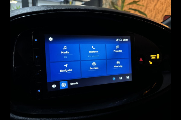 Toyota Aygo X 1.0 VVT-i S-CVT Envy Garantie Carplay Stoelverw Camera Lane Ass Stuur Ass Adoptieve Cruise Clima Navi Led Rijklaar