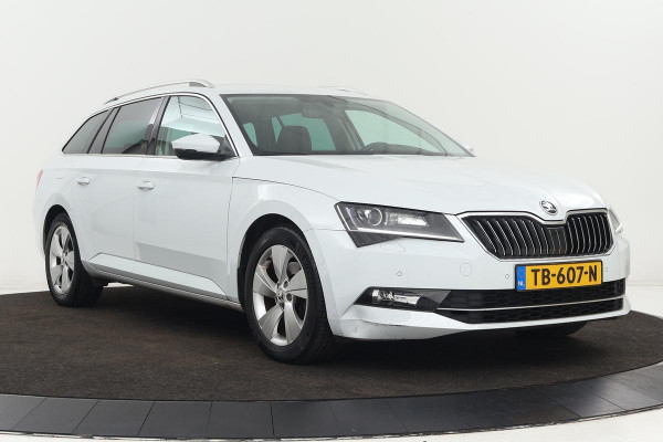 Škoda Superb 1.6 TDI Ambition | Export Only | Trekhaak | Carplay | Xenon | Climate control | Navigatie | PDC | Cruise control