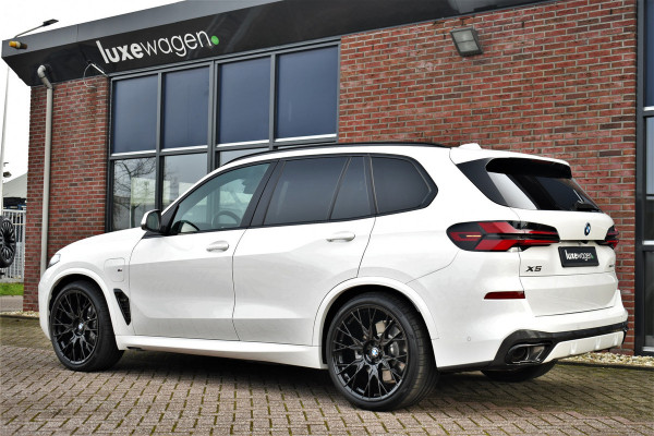 BMW X5 xDrive50e M-Sport Pano Trekh 360 22inch H/K Soft-close Gesture