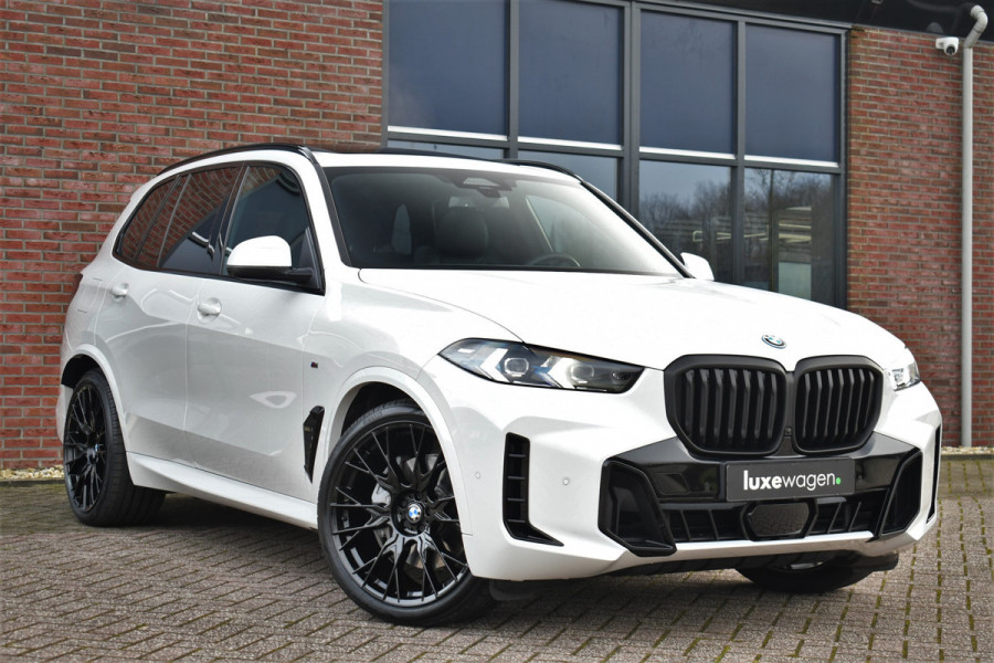 BMW X5 xDrive50e M-Sport Pano Trekh 360 22inch H/K Soft-close Gesture