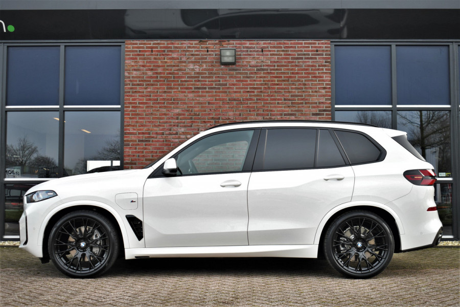 BMW X5 xDrive50e M-Sport Pano Trekh 360 22inch H/K Soft-close Gesture