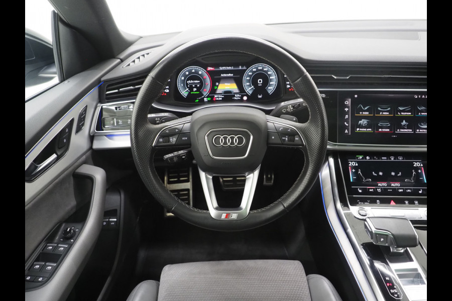 Audi Q8 55 TFSI e quattro Pro Line S | Luchtvering | Panoramadak | B&O | 360 | Head Up | Trekhaak