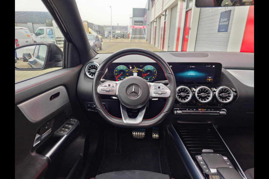 Mercedes-Benz GLA 250 4MATIC AMG Line