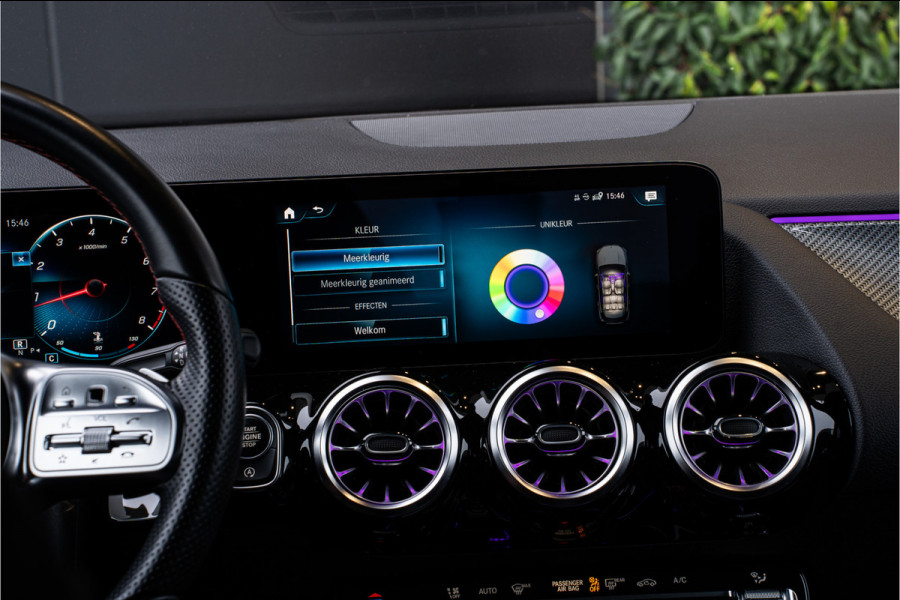 Mercedes-Benz GLA GLA200 AMG Line - Panorama | Carbon | Carplay | Sfeerverlichting