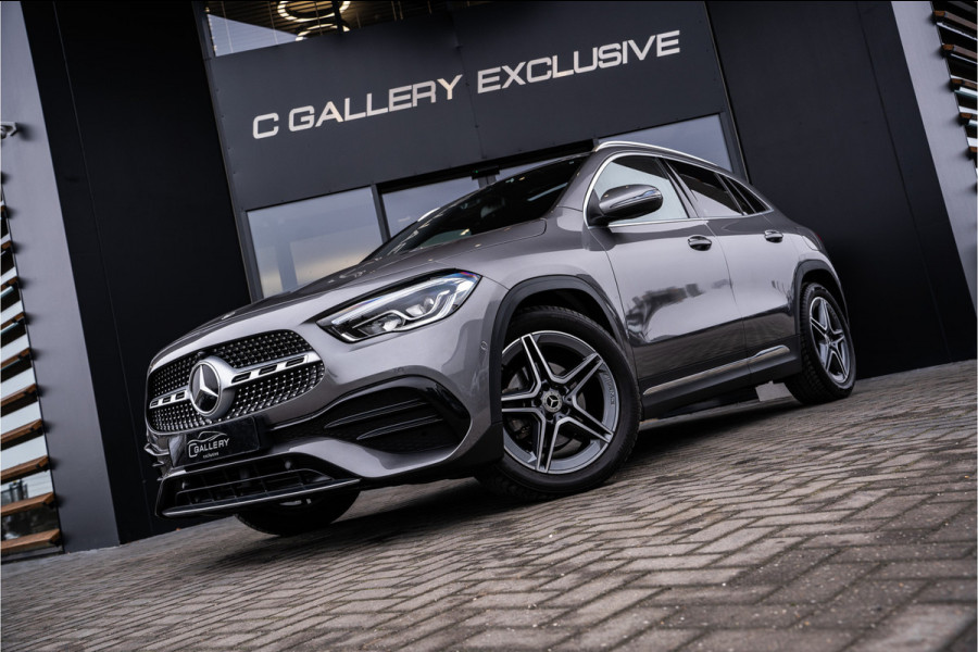 Mercedes-Benz GLA GLA200 AMG Line - Panorama | Carbon | Carplay | Sfeerverlichting