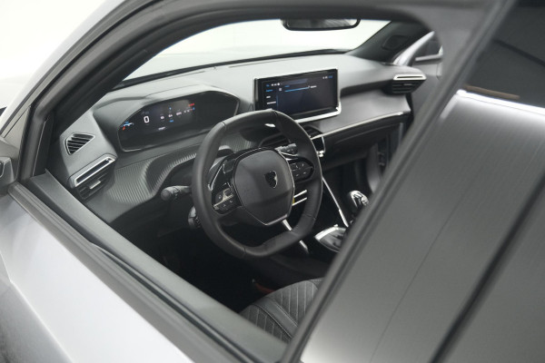 Peugeot 2008 PureTech 100 Allure | Camera | Navigatie | Apple Carplay | Parkeersensoren