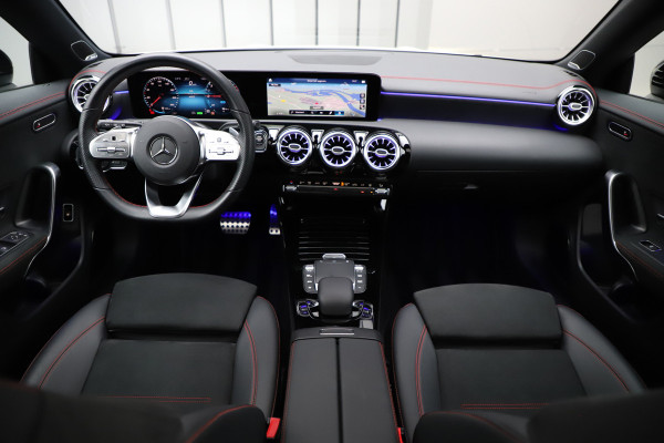 Mercedes-Benz CLA-Klasse 250e AMG | 218Pk | Pano | Sfeerverlichting | Burmester | Keyles-go | Multi-beam | Distronic | 2020.