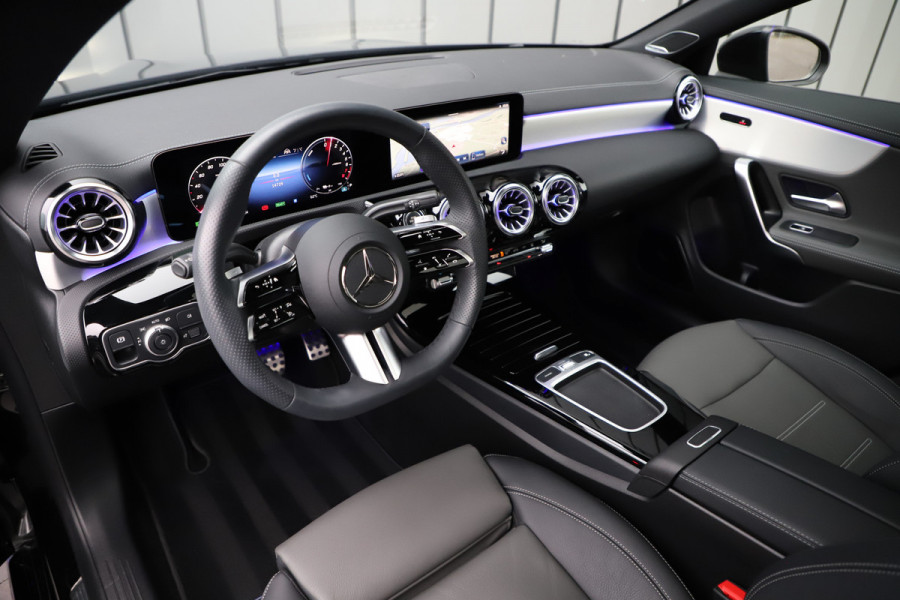 Mercedes-Benz CLA-Klasse 250e AMG | 218PK | Pano | Keyles-go | Sfeerverlichting | Burmester | Distronic | Leder | Led | 2023.