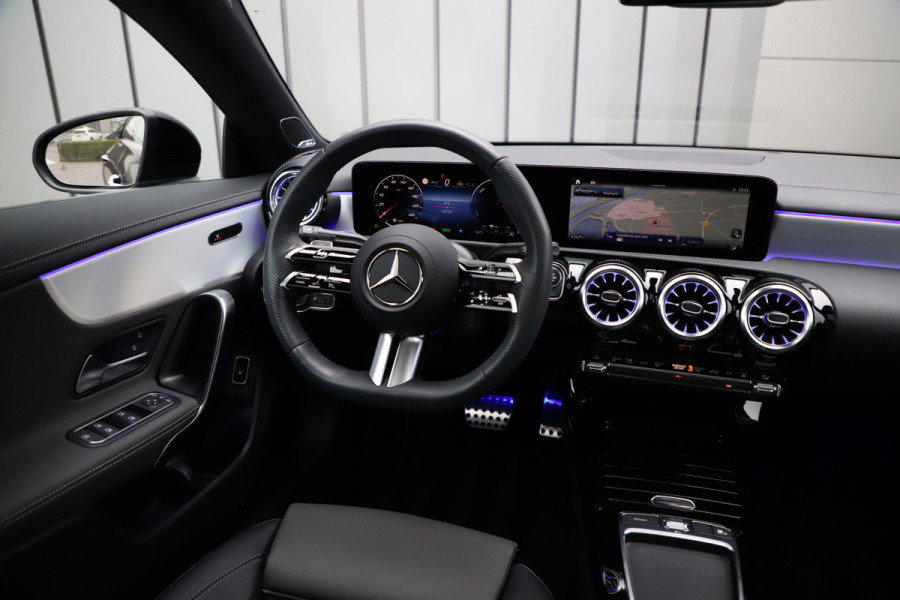 Mercedes-Benz CLA-Klasse 250e AMG | 218PK | Pano | Keyles-go | Sfeerverlichting | Burmester | Distronic | Leder | Led | 2023.