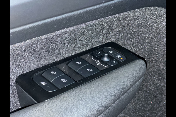 Volvo XC40 2.0 B4 AWD R-Design | Leder | Pano | Camera | LED