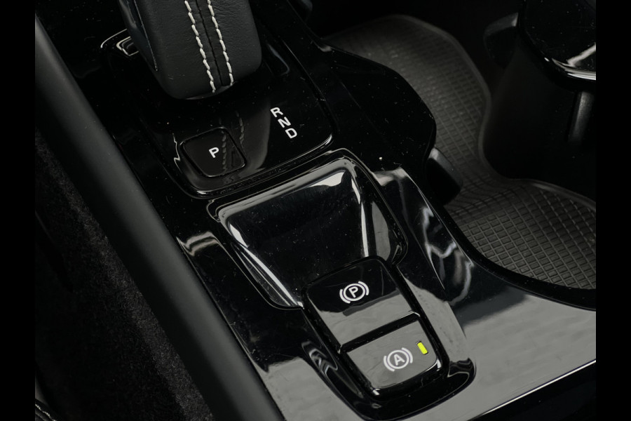 Volvo XC40 2.0 B4 AWD R-Design | Leder | Pano | Camera | LED