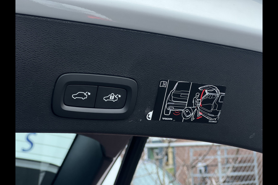 Volvo XC40 2.0 B4 AWD R-Design | Leder | Pano | Camera | LED