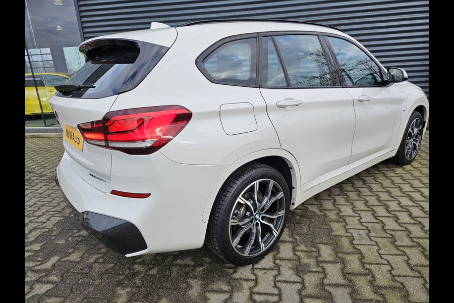 BMW X1 xDrive25e M Sport Plug In Hybrid Dealer O.H PHEV | Camera | 19"L.M | Head Up | Sportstoelen Verwarmd | DAB | Sfeerverlichting | Navi Full Map | Sportstuur |