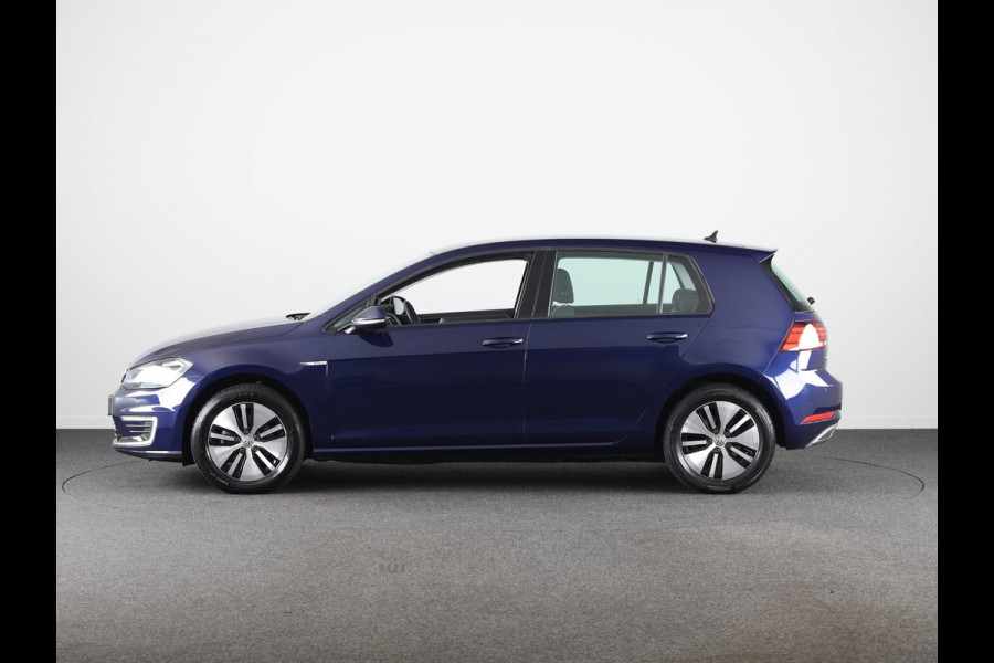 Volkswagen e-Golf E-DITION 136 pk | Navigatie | Warmtepomp | Parkeersensoren | Adaptieve cruise control | Autom. airco |