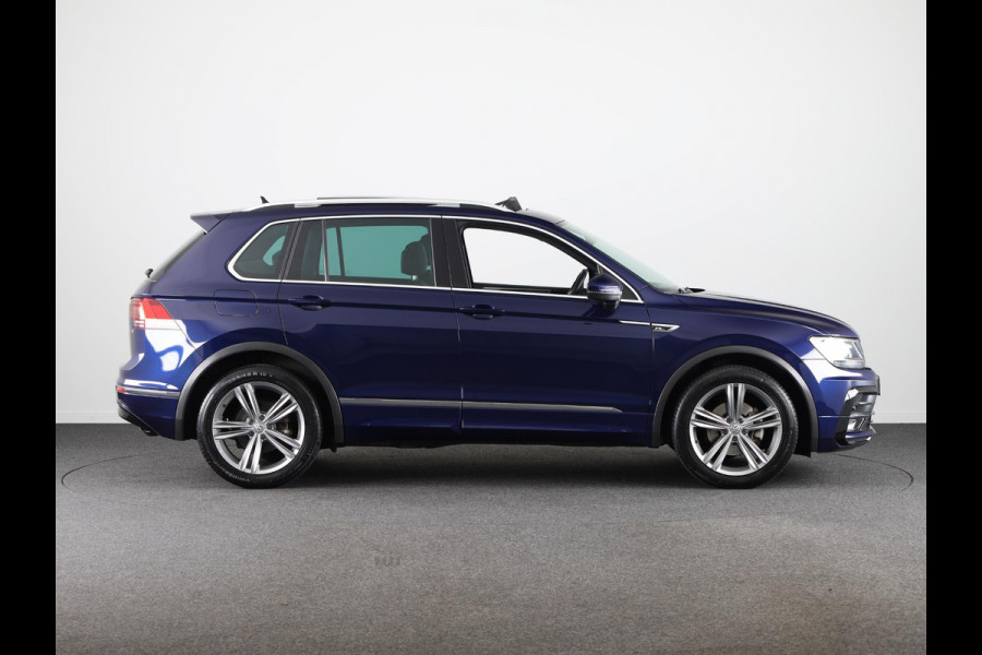 Volkswagen Tiguan 1.4 TSI ACT Highline 150 PK | Automaat (DSG) | R-Line | Panoramadak | Stoelverwarming | Digitaal dashboard | Camera