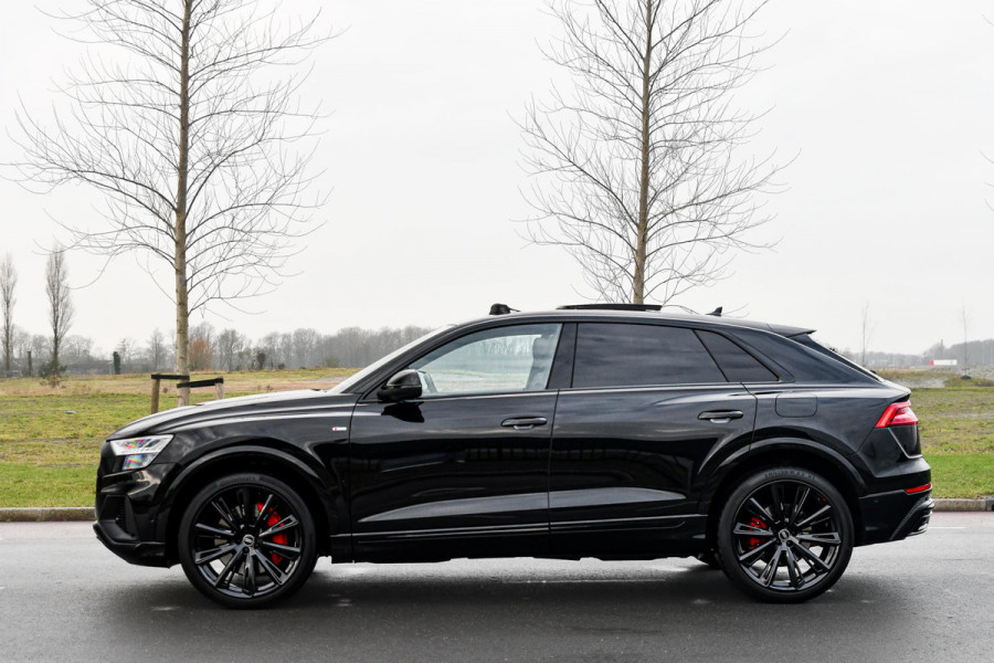 Audi Q8 55 TFSI e quattro 3x S-Line. Luchtv, Nightvision, Pano, ACC, HUD, Softcl, B&O, Keyless, Camera, CarPlay, Matrix, Sfeer!