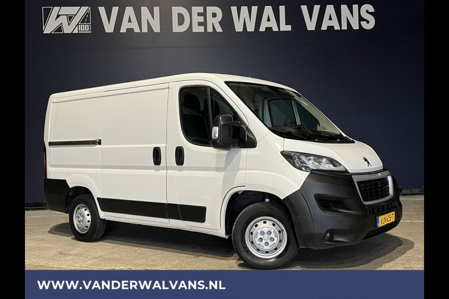 Peugeot Boxer 2.2 BlueHDi 120pk L1H1 Euro6 Airco | Camera | Navigatie | Trekhaak | Cruisecontrol Parkeersensoren, Bijrijdersbank