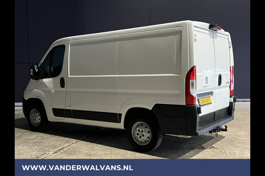 Peugeot Boxer 2.2 BlueHDi 120pk L1H1 Euro6 Airco | Camera | Navigatie | Trekhaak | Cruisecontrol Parkeersensoren, Bijrijdersbank