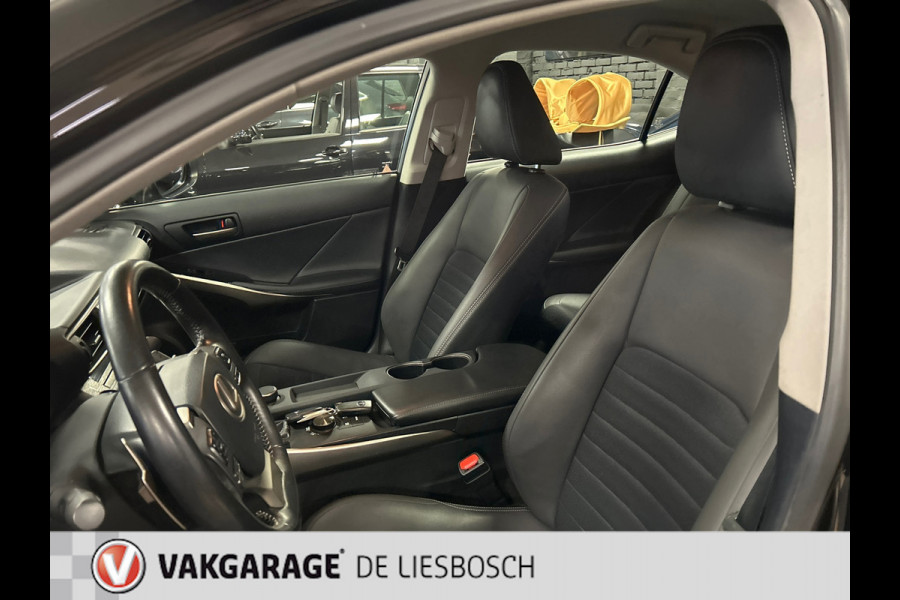 Lexus IS 300h Hybrid / Automaat / navi / boeken / origineel Ned zeer nette staat