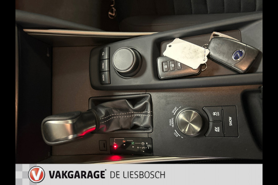 Lexus IS 300h Hybrid / Automaat / navi / boeken / origineel Ned zeer nette staat