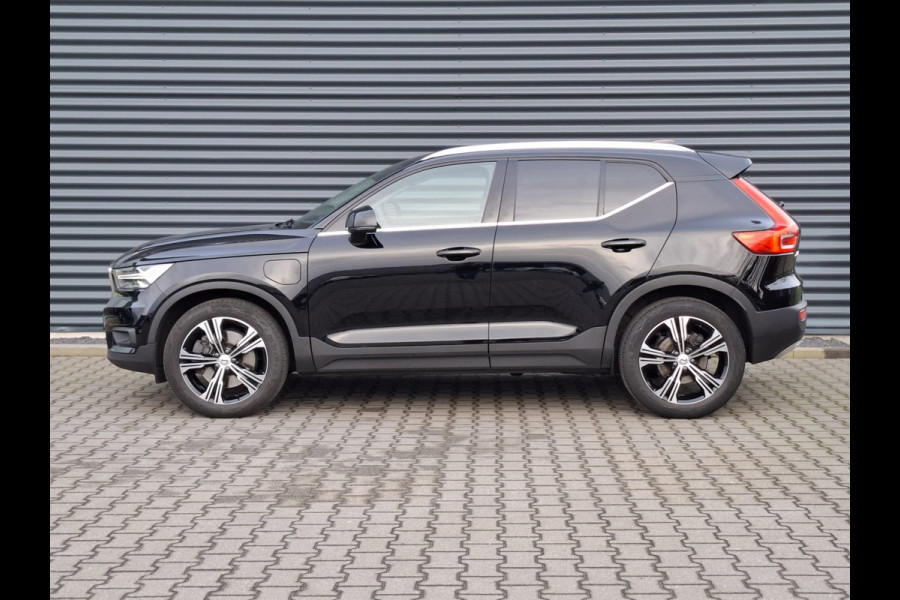 Volvo XC40 T5 Recharge Inscription Plug In Hybrid 261pk PHEV | Panodak | Lederen Sportstoelen Memory | Adaptive Cruise | Harman Kardon | Pilot Assist | Apple Carplay | Virtual | L.M. 19" | Navigatie | Camera | DAB |