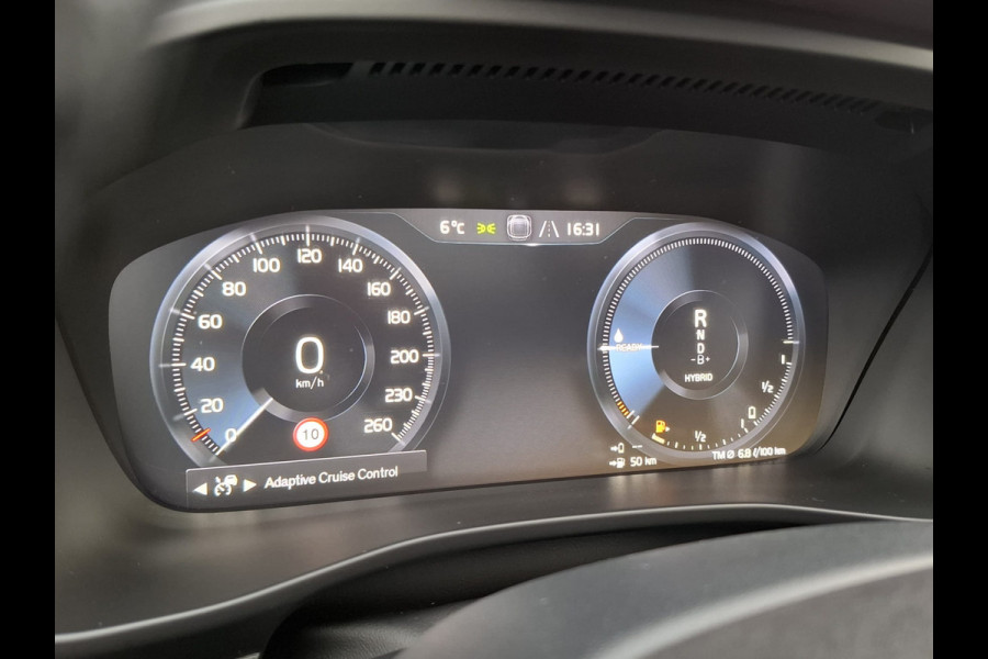 Volvo XC40 T5 Recharge Inscription Plug In Hybrid 261pk PHEV | Panodak | Lederen Sportstoelen Memory | Adaptive Cruise | Harman Kardon | Pilot Assist | Apple Carplay | Virtual | L.M. 19" | Navigatie | Camera | DAB |