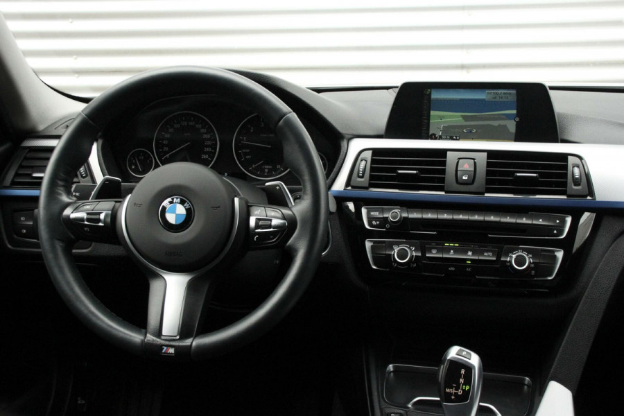 BMW 3-serie 320i Executive Sport Automaat 184 PK |NAVIGATIE, CRUISE, CLIMATE, BLUETOOTH, LED, PDC, DEALER ONDERHOUDEN|