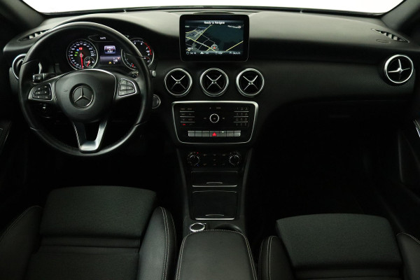 Mercedes-Benz A-Klasse 160 Ambition Automaat (NAVIGATIE, CRUISE CONTROL, CLIMATE CONTROL, NL-AUTO, GOED ONDERHOUDEN)