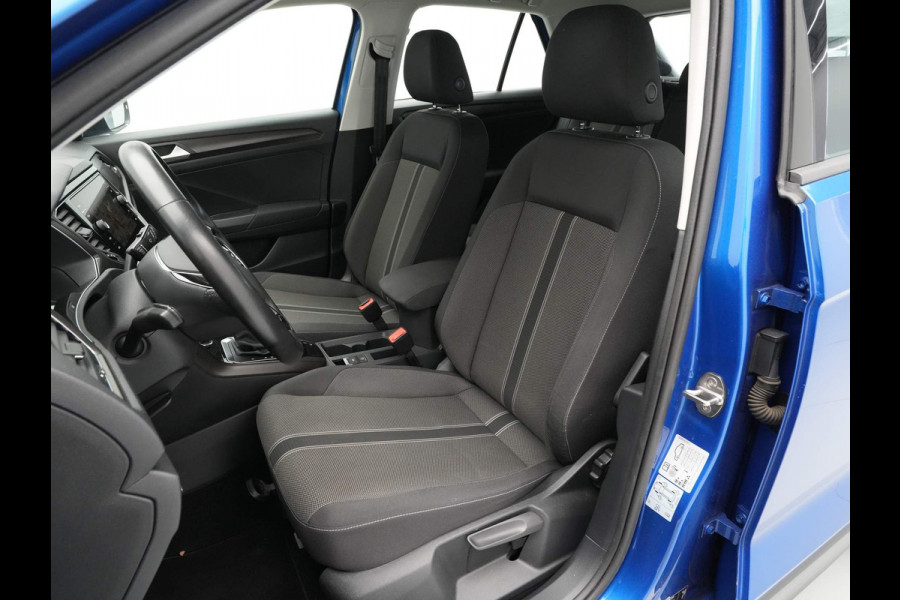 Volkswagen T-Roc 1.5 TSI 150pk DSG Style Navigatie Clima Pdc Acc 110