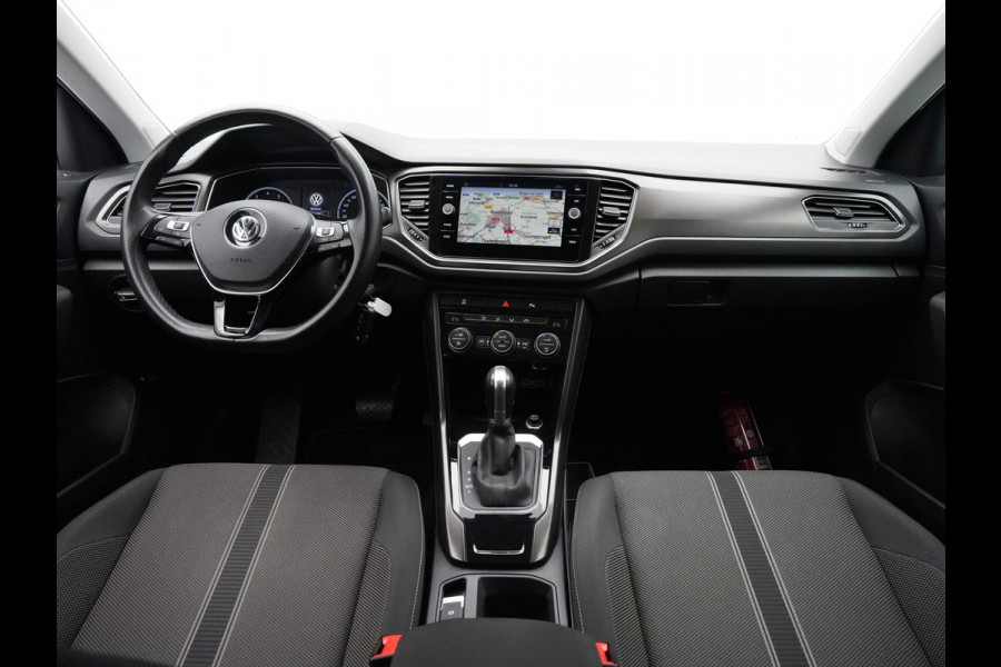 Volkswagen T-Roc 1.5 TSI 150pk DSG Style Navigatie Clima Pdc Acc 110