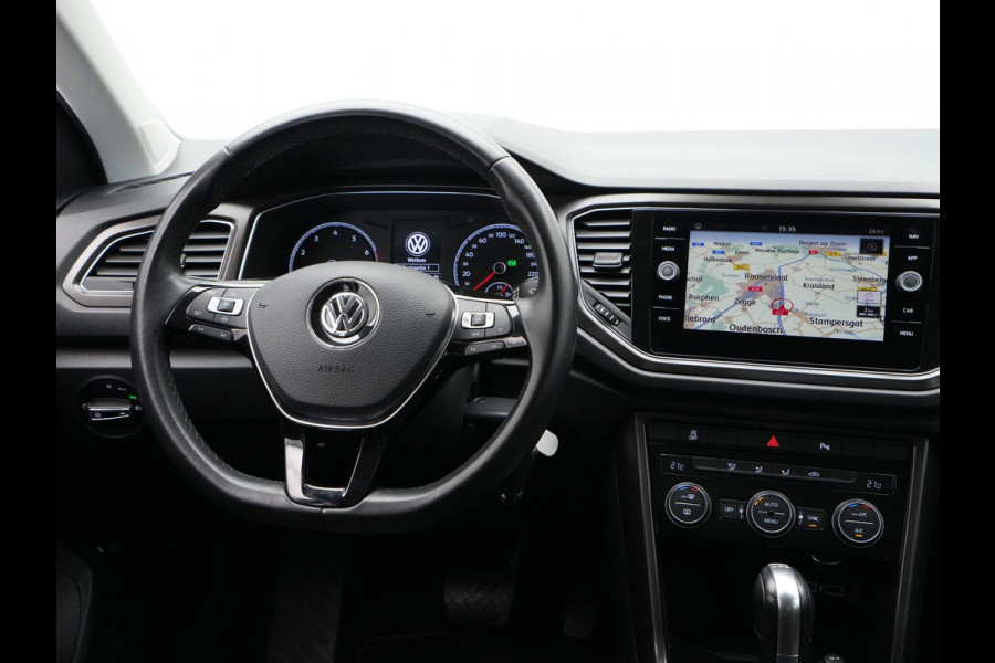 Volkswagen T-Roc 1.5 TSI 150pk DSG Style Navigatie Clima Pdc Acc 110