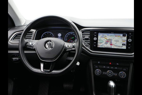Volkswagen T-Roc 1.5 TSI 150pk DSG Style Navigatie Clima Pdc Acc 110