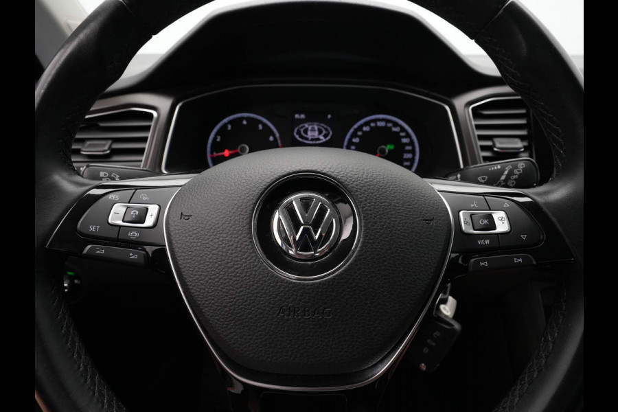 Volkswagen T-Roc 1.5 TSI 150pk DSG Style Navigatie Clima Pdc Acc 110