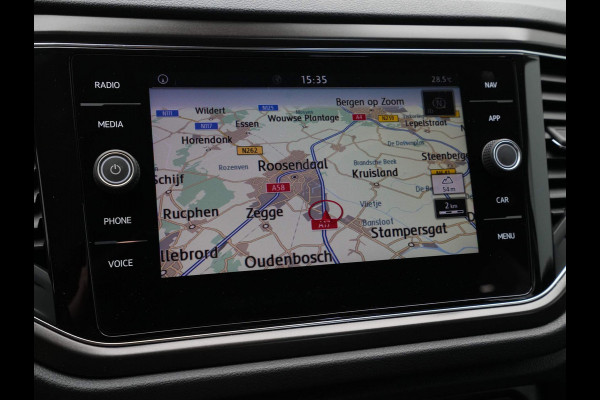 Volkswagen T-Roc 1.5 TSI 150pk DSG Style Navigatie Clima Pdc Acc 110