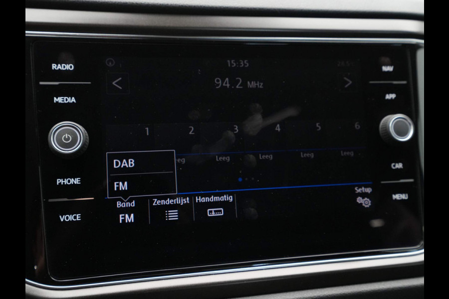 Volkswagen T-Roc 1.5 TSI 150pk DSG Style Navigatie Clima Pdc Acc 110