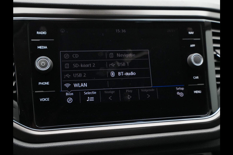 Volkswagen T-Roc 1.5 TSI 150pk DSG Style Navigatie Clima Pdc Acc 110