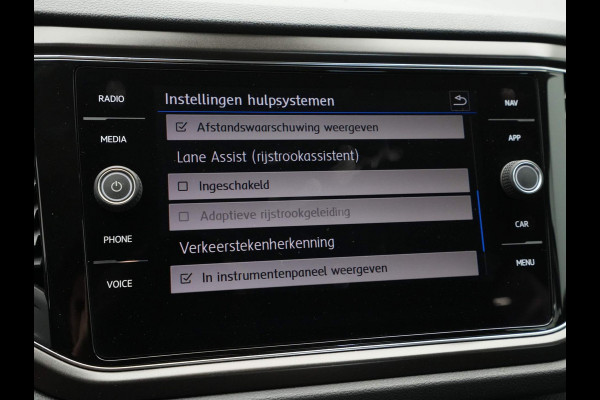 Volkswagen T-Roc 1.5 TSI 150pk DSG Style Navigatie Clima Pdc Acc 110