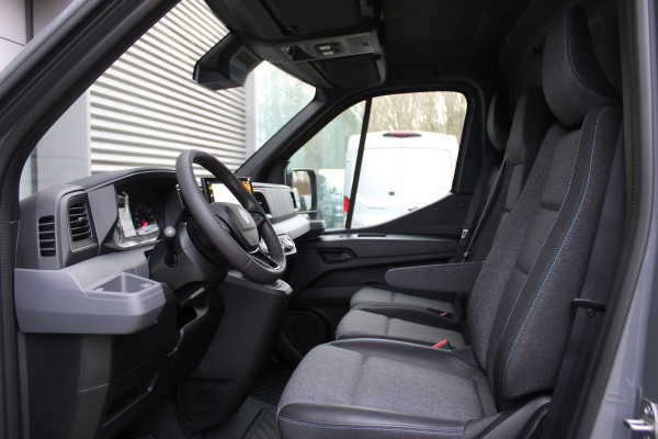 Renault Master T35 2.0 dCi 170pk L2H2 Extra - Navigatie - Camera - 270 gr deuren - Parkeersensoren - Draadloos laden - Rijklaar