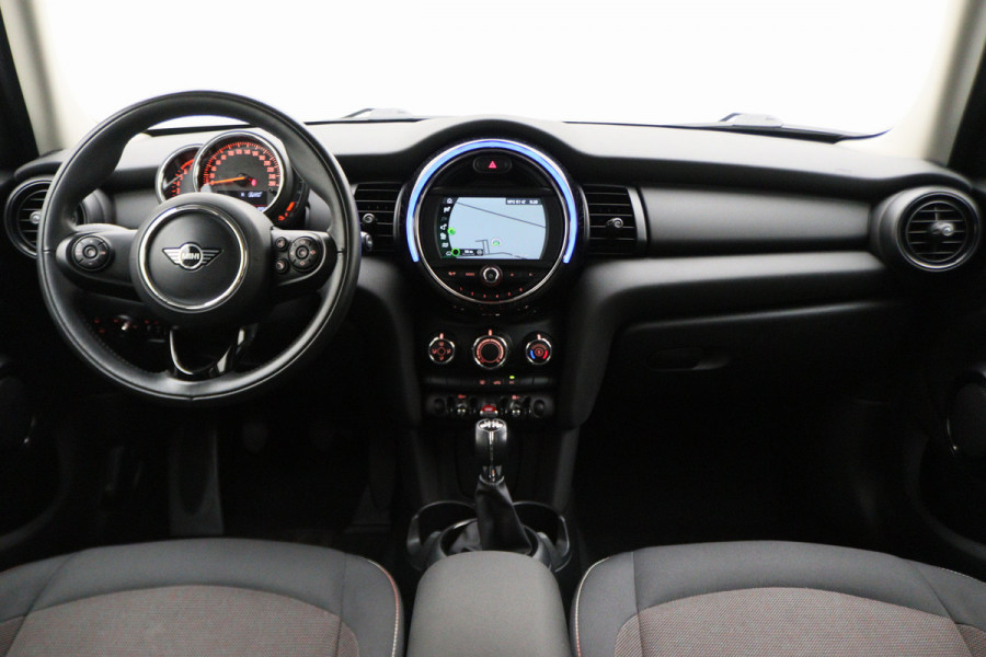 MINI Mini 1.5 One Business Edition Airco, Cruise, Apple CarPlay, Navigatie, Spraakbediening, PDC, 16''