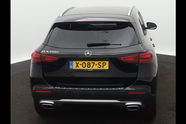 Mercedes-Benz GLA 250 e Business Line | Lichtmetalen velgen | MBUX wide screen | Navigatie | Parking support met camera achter | Inclusief 24 maanden MB Certified garantie voor Europa.